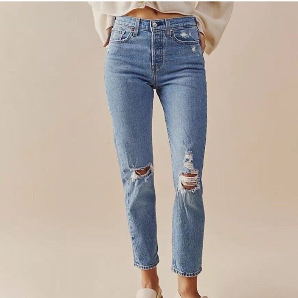 Levi's premium wedgie Icon high rise tapered destructed Jazz Devoted Jeans‎ 25